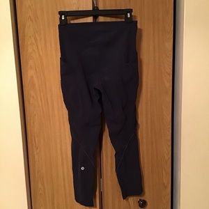 Lululemon Outlet Side Pocket “21 Crop